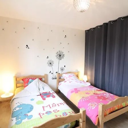Holiday home Maison De Caractere Avec Piscine Privee, Terrasse Et Jardin Au Coeur Du Cantal - Fr-1-742-73 Parlan