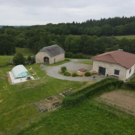 Maison De Caractere Avec Piscine Privee, Terrasse Et Jardin Au Coeur Du Cantal - Fr-1-742-73 Parlan